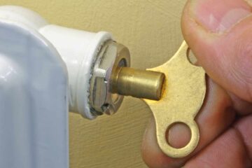 bleeding a central heating radiator